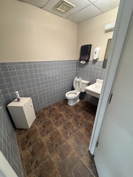 More Photos Of 2199 N Monroe St, Tallahassee Office For Lease