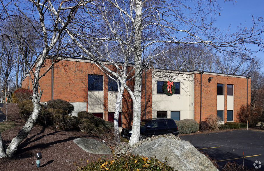 Primary Photo Of 1525 Louisquisset Pike, Lincoln Office For Lease