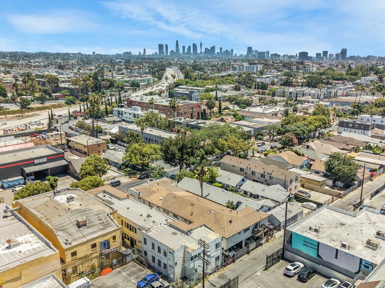 More Photos Of 1069 N Oxford Ave, Los Angeles Apartments For Sale