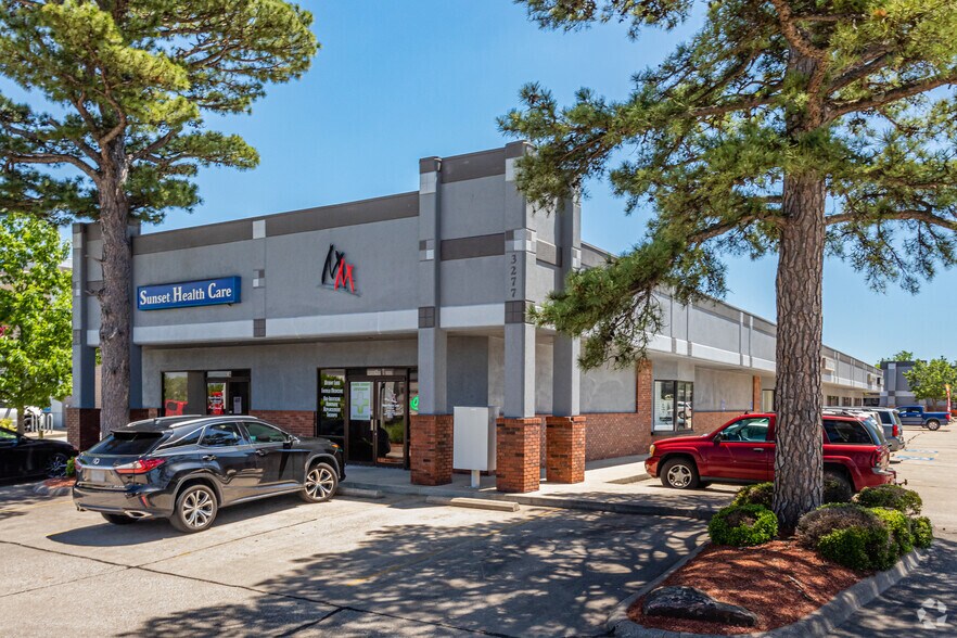 More Photos Of 3277 W Sunset Ave, Springdale Department Store For Lease