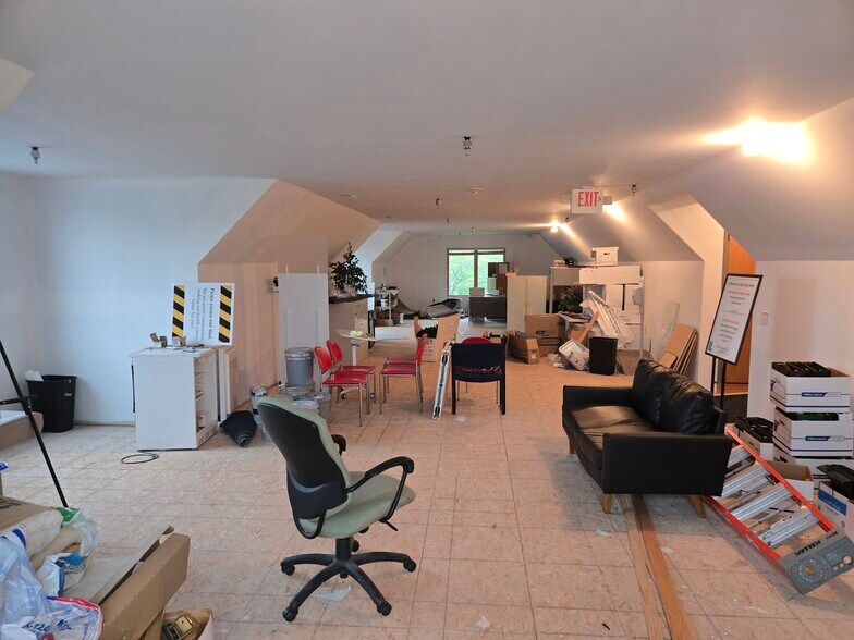 More Photos Of 690 S Trumbull St, Bay City Loft Creative Space For Sale