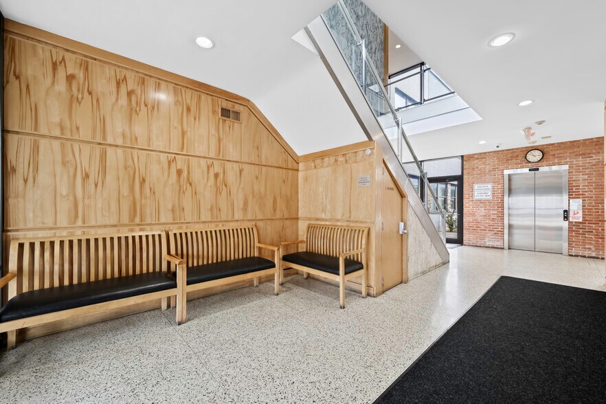 More Photos Of 520 Franklin Ave, Garden City Medical For Sale