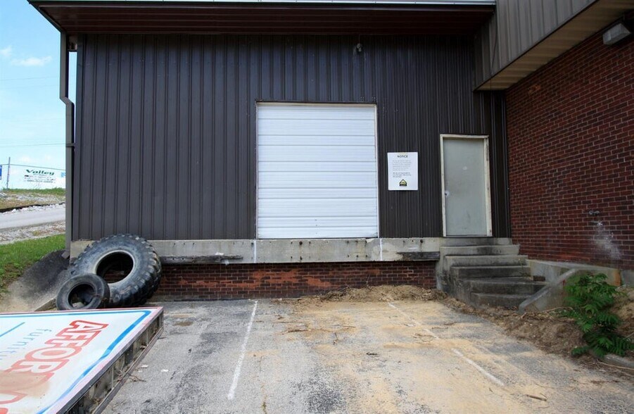 More Photos Of 236 E Cumberland Gap Pkwy, Corbin Storefront Retail Office For Lease