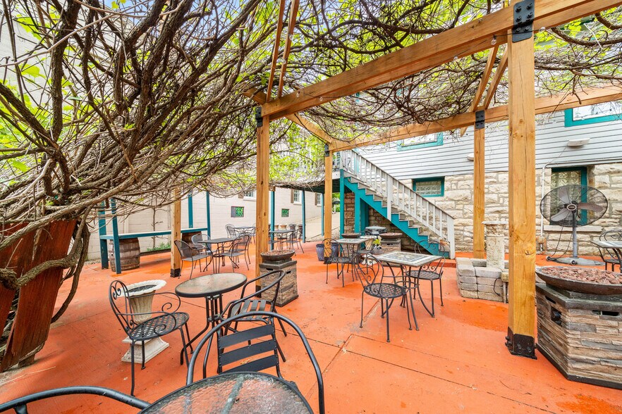 More Photos Of 405 Main St, Parkville Storefront Retail Office For Sale