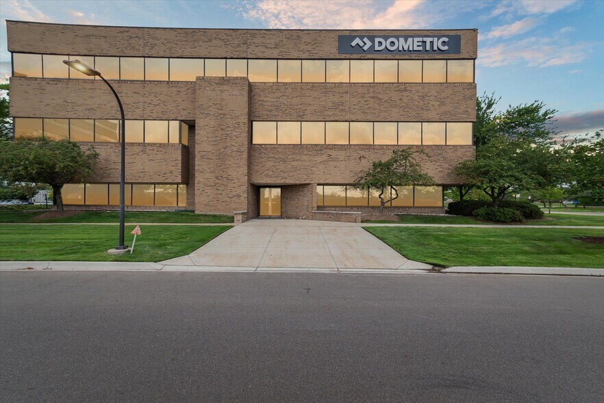 More Photos Of 950 Stephenson Hwy, Troy Loft Creative Space For Lease