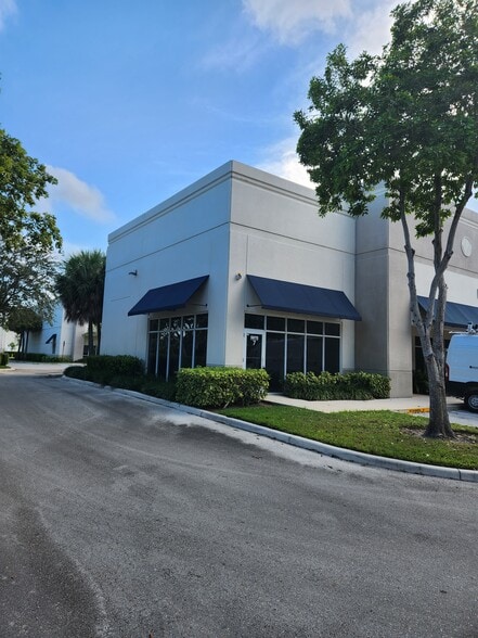 More Photos Of 2400 W Sample Rd, Pompano Beach Storefront Retail Office For Sale
