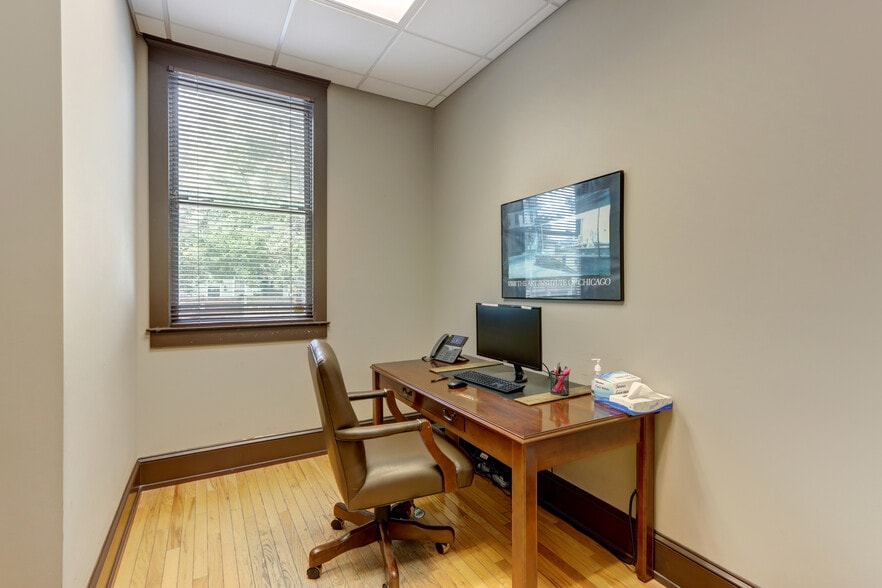 More Photos Of 207 E 31st St, Savannah Medical For Sale