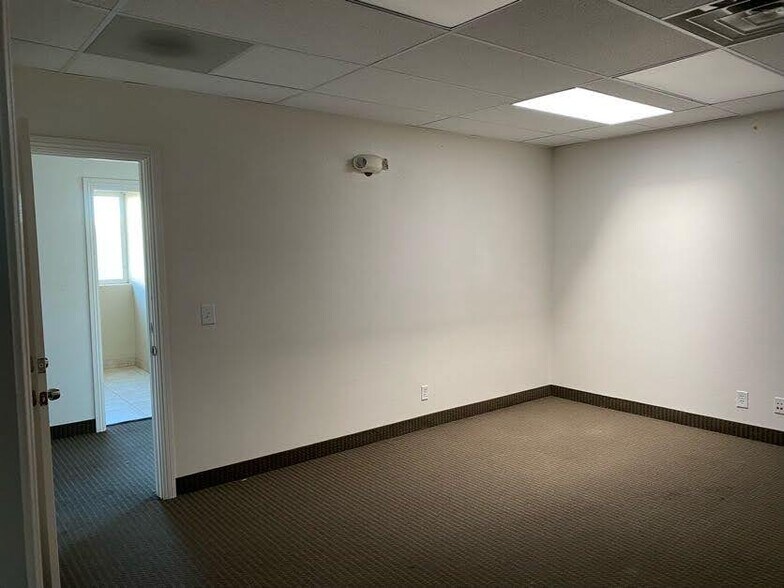 More Photos Of 4876 Cecile Ave, Las Vegas Warehouse For Sale