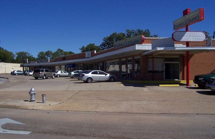 More Photos Of 3505-3527 Bluebonnet Cir, Fort Worth General Retail For Lease