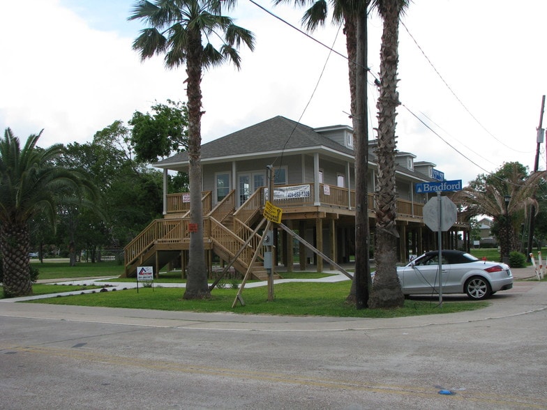 More Photos Of 601 5th St, Kemah Office For Lease