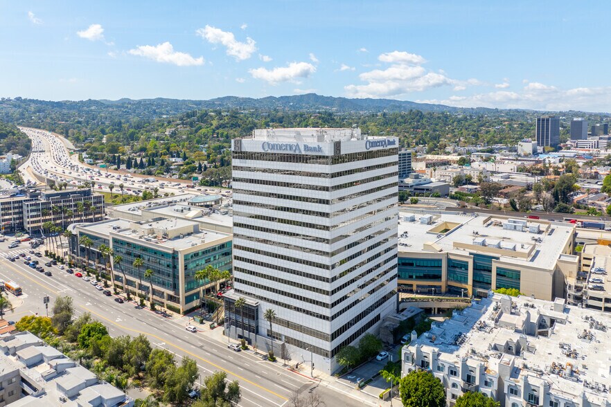 More Photos Of 15301 Ventura Blvd, Sherman Oaks Coworking Space