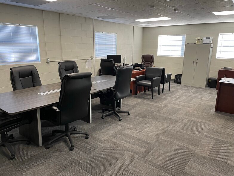 More Photos Of 385 E Washington St, Starke Industrial For Lease
