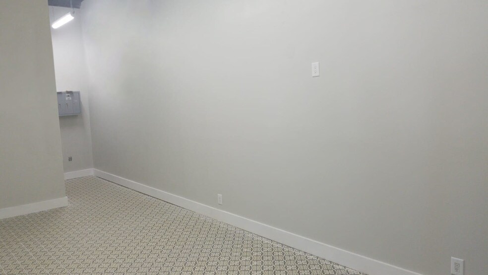 More Photos Of 207 Lawrence Ave, Inwood Loft Creative Space For Lease