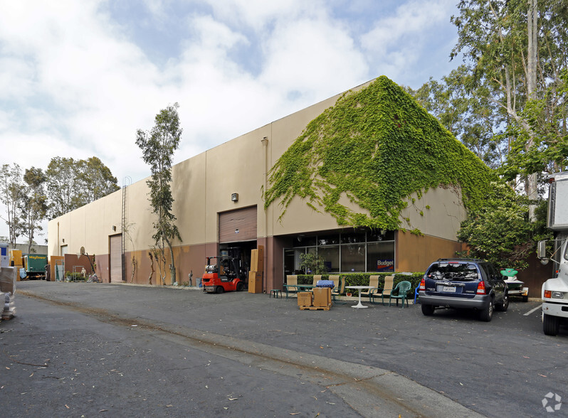 Primary Photo Of 22962 El Pacifico Dr, Laguna Hills Warehouse For Lease