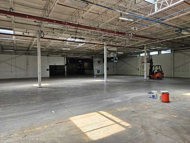 More Photos Of 201 W Carmel Dr, Carmel Theater Concert Hall For Lease