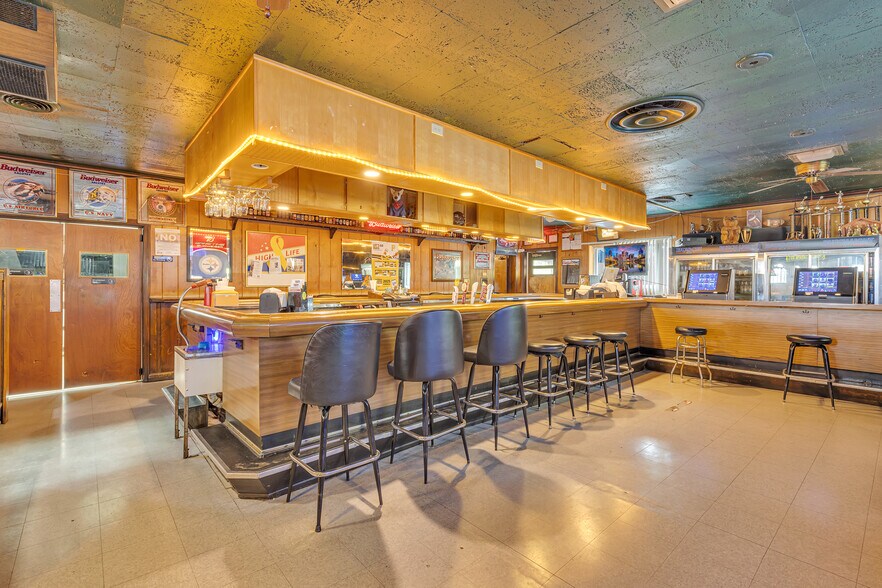 More Photos Of 1020 Sharon Rd, Beaver Restaurant For Sale