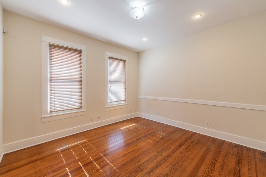 More Photos Of 214 E Ashby Pl, San Antonio Office For Lease