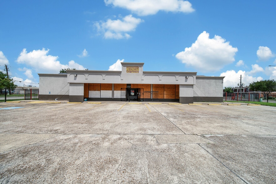 More Photos Of 12036 Airline Dr, Houston Medical For Sale