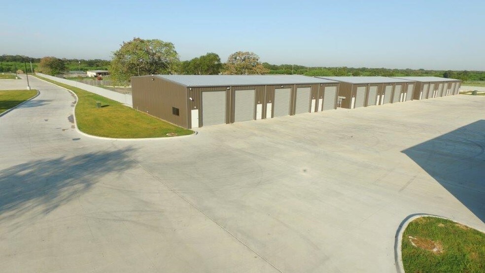 More Photos Of 5969 Jones Rd, Bryan Warehouse For Lease
