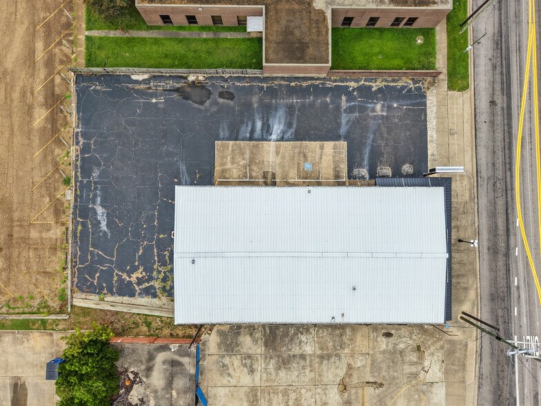 More Photos Of 208 N Main St, Gladewater Freestanding For Sale