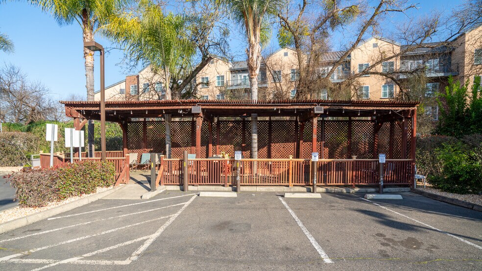 More Photos Of 178 Dry Creek Rd, Healdsburg Hotel For Sale