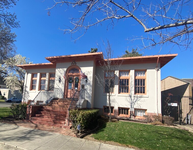 More Photos Of 355 W Las Palmas Ave, Patterson Office Residential For Sale