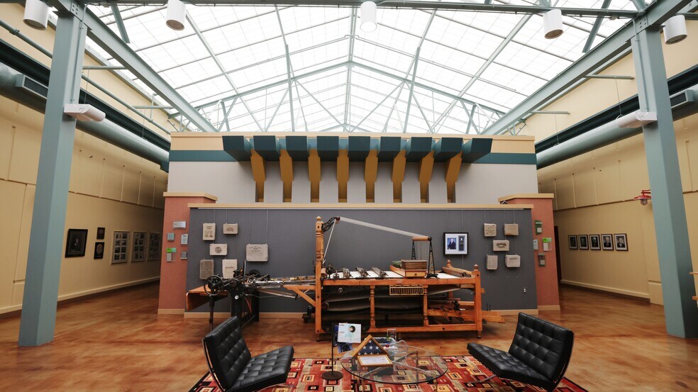 More Photos Of 9401 S Innovation Dr, Daleville Showroom For Lease