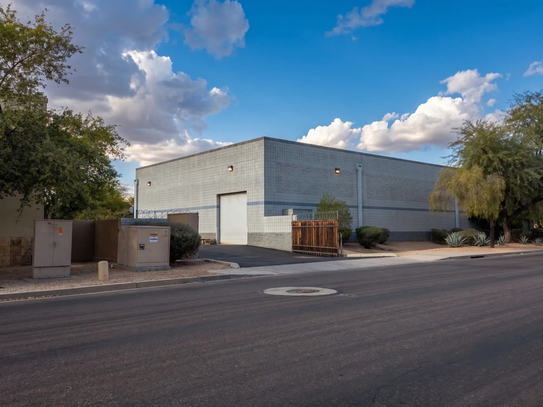 More Photos Of 300 S 79th St, Chandler Service For Lease