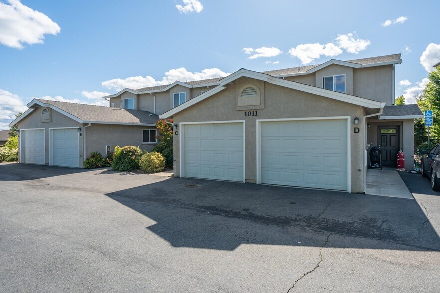 More Photos Of 1011 Burton Dr, Redding Apartments For Sale