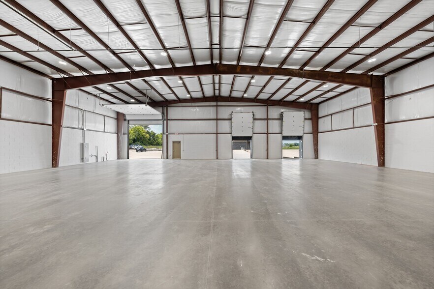 More Photos Of 1170 Dunlop Ln, Clarksville Industrial For Lease