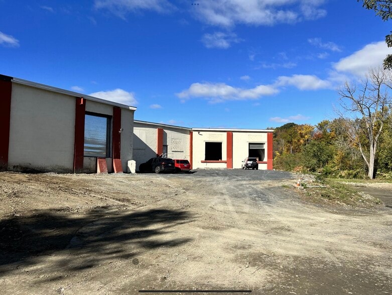 More Photos Of 112 Forge Hill Rd, New Windsor Township Warehouse For Lease