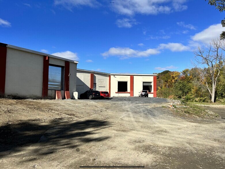 More Photos Of 112 Forge Hill Rd, New Windsor Township Warehouse For Lease