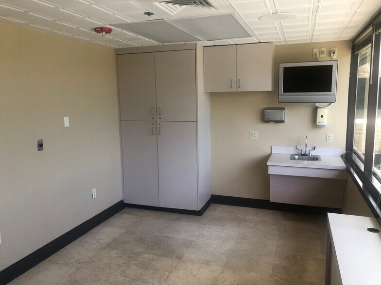 More Photos Of 661 E Altamonte Dr, Altamonte Springs Medical For Sale