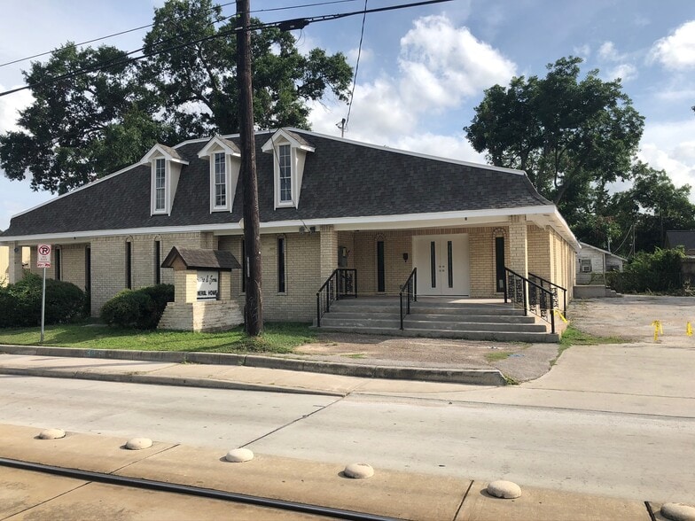 More Photos Of 3911 Fulton St, Houston Religious Facility For Lease