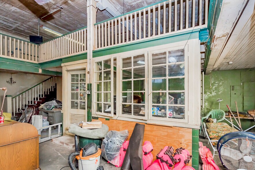 More Photos Of 1952 North St, Baton Rouge Storefront For Lease