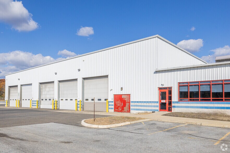 More Photos Of 711 N New Rd, Pleasantville Warehouse For Sale