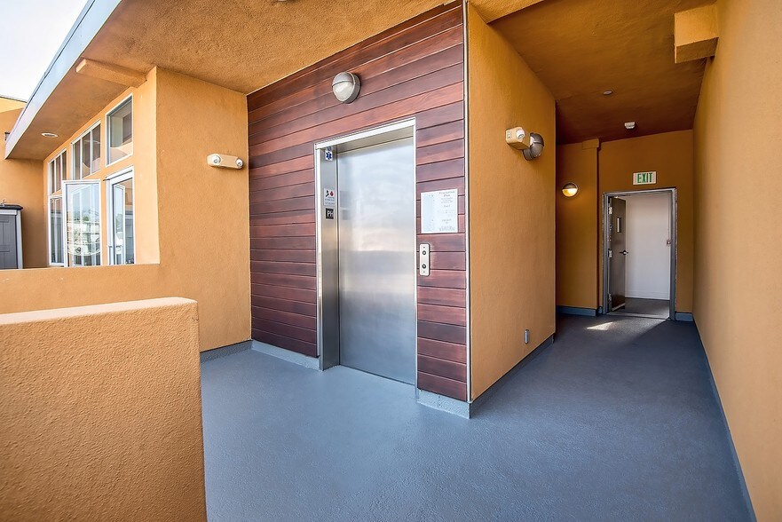 More Photos Of 2216 Main St, Santa Monica Apartments For Sale