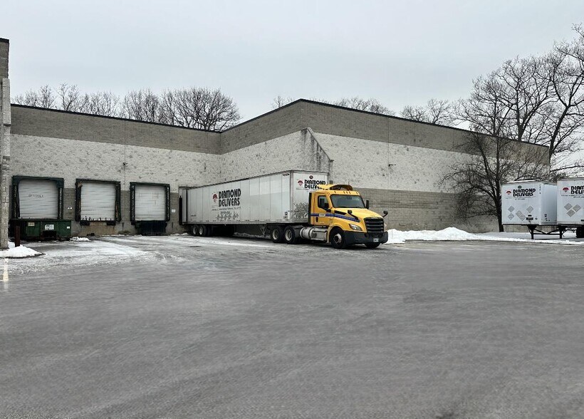 More Photos Of 29 Park Way, Upper Saddle River Manufacturing For Lease