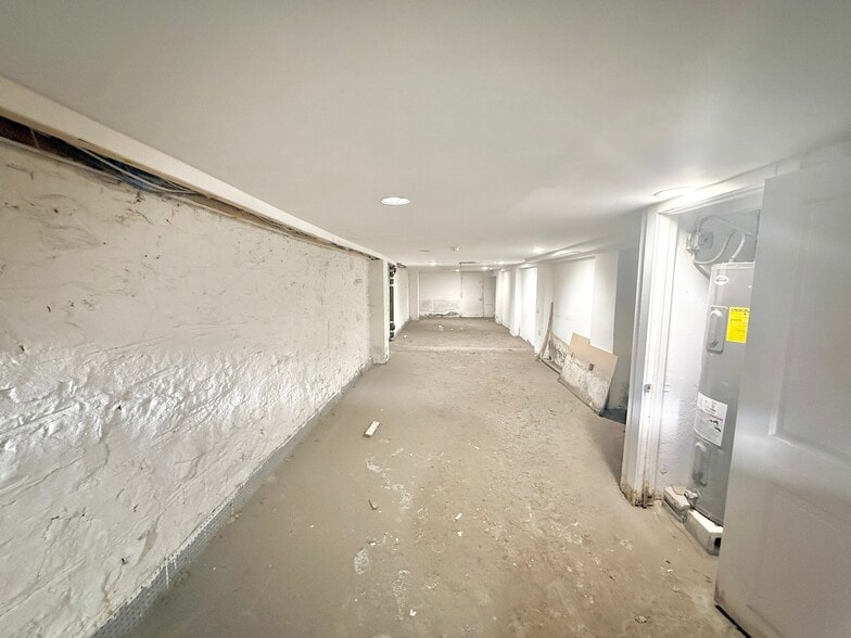 More Photos Of 1945 Broadway, Brooklyn Storefront For Lease