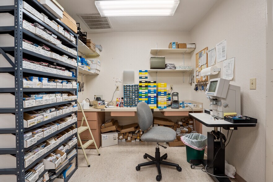 More Photos Of 715 12th Ave NW, Ardmore Medical For Sale