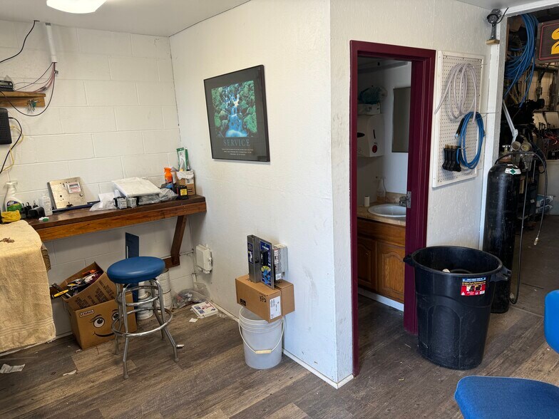 More Photos Of 2208 W Springfield Ave, Champaign General Retail For Sale