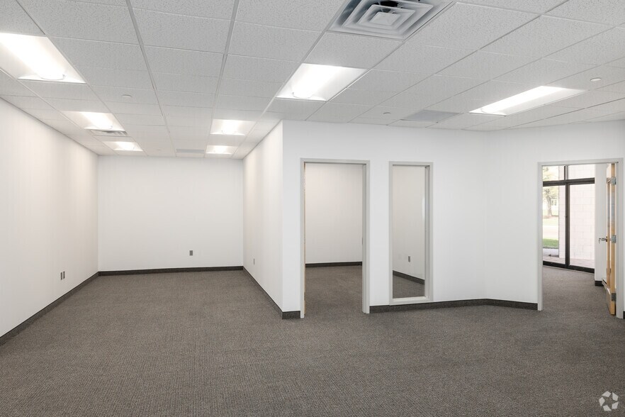 More Photos Of 274-300 Raritan Center Pky, Edison Warehouse For Lease