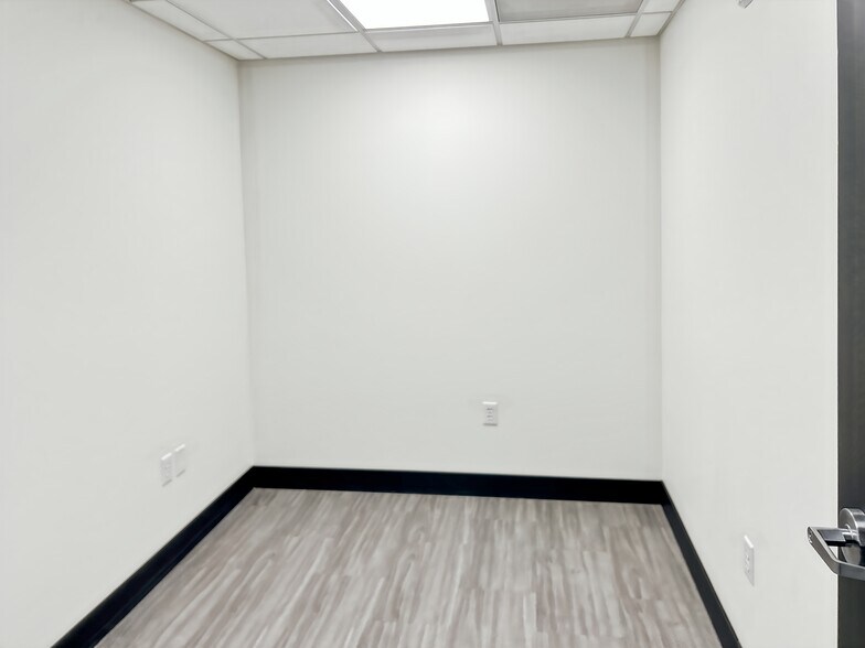 More Photos Of 3293 Harrison Blvd, Ogden Coworking Space