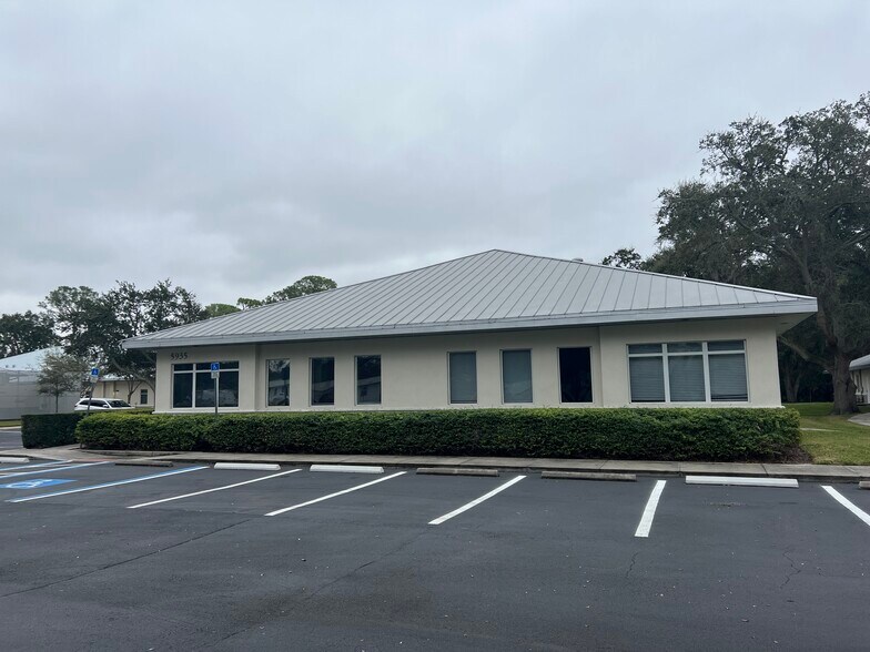 More Photos Of 5935 Webb Rd, Tampa Medical For Lease