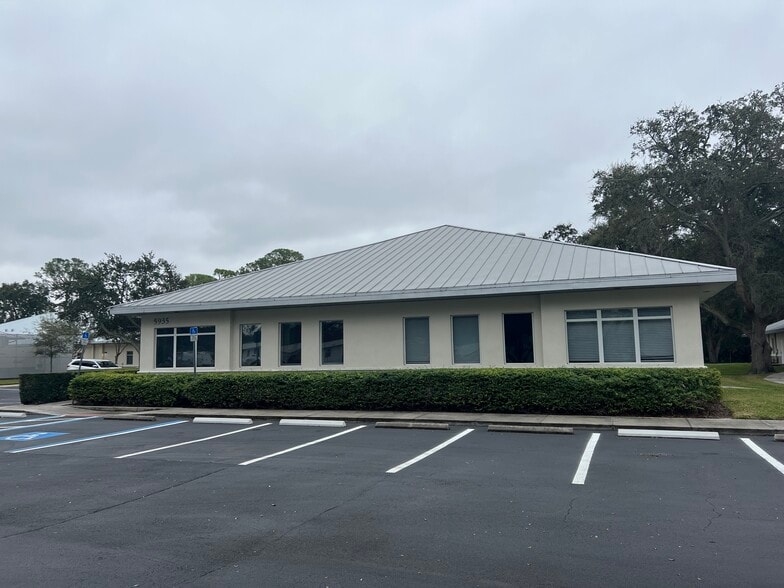 More Photos Of 5935 Webb Rd, Tampa Medical For Lease