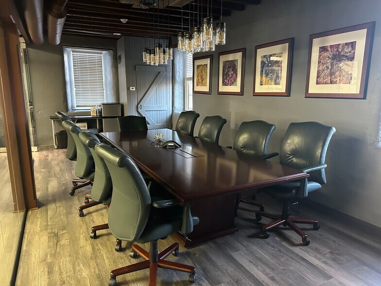 More Photos Of 10 N Main St, Yardley Office For Lease