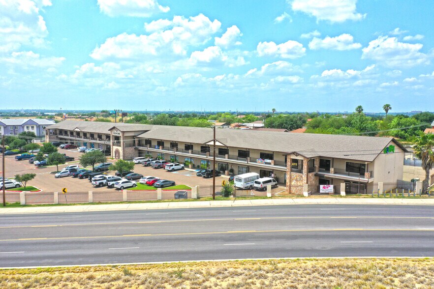 More Photos Of 2110 Lomas Del Sur Blvd, Laredo General Retail For Sale