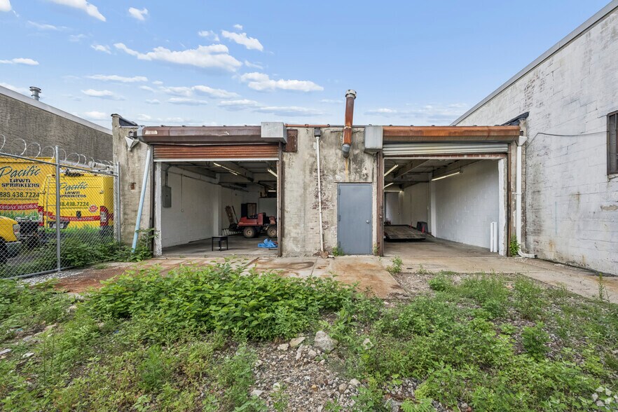 More Photos Of 18-17 130th St, College Point Warehouse For Lease