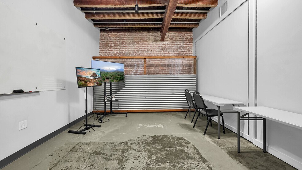 More Photos Of 3989 Broadway, Grove City Loft Creative Space For Lease