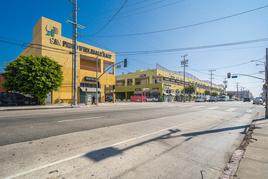 More Photos Of 1100 S San Pedro St, Los Angeles Storefront For Sale